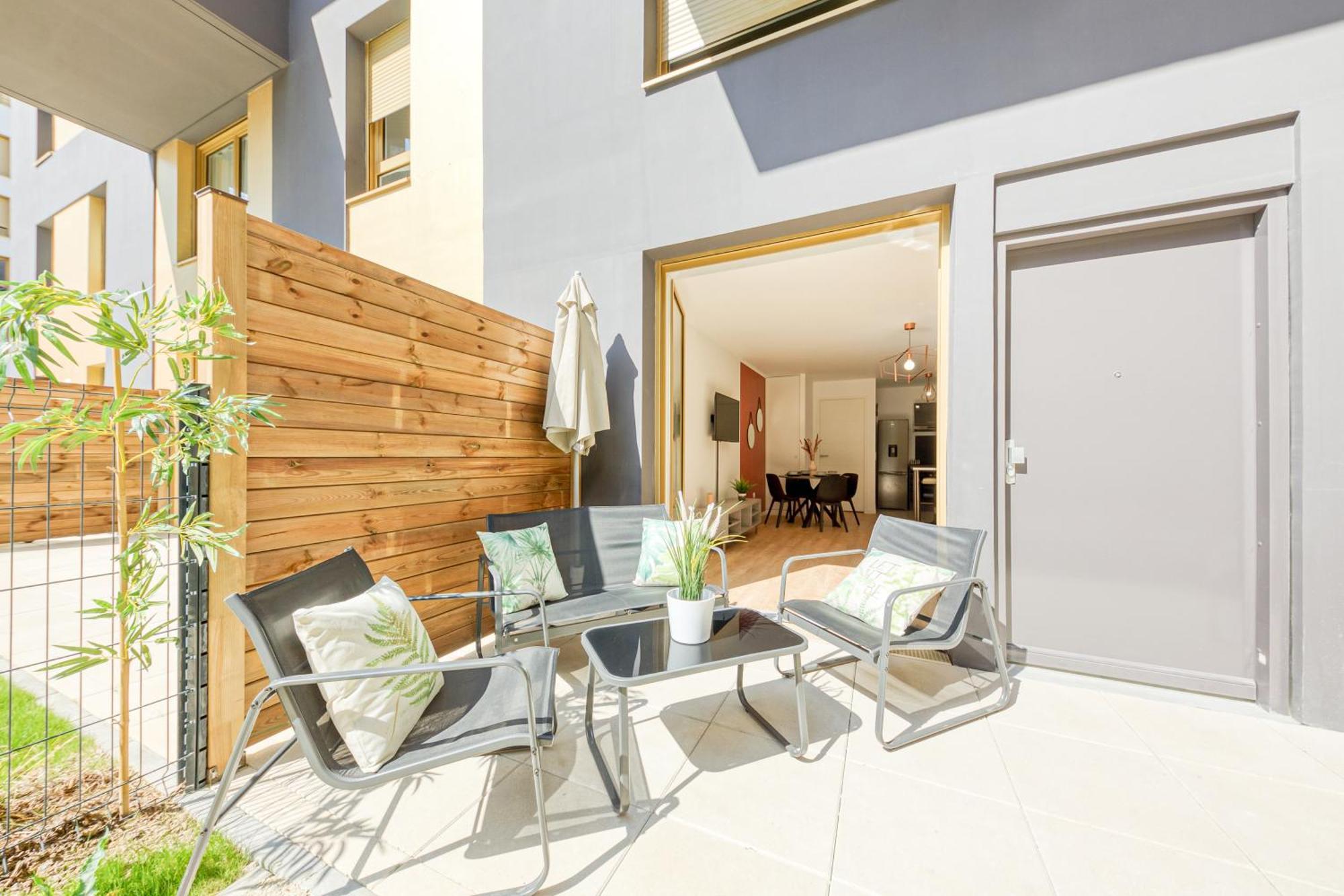 Massy Serenity - 64M2, Terrace, Balcony, Parking Kültér fotó